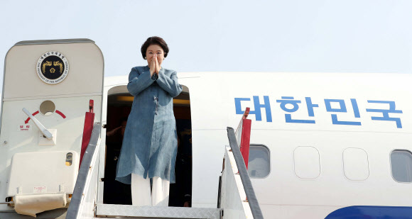 인도 방문 마친 김정숙 여사, 다시 서울로