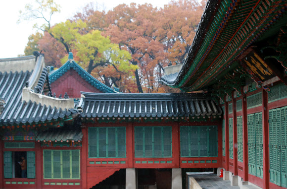 순종 황제의 가을, 그 처마의 빗줄기처럼