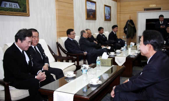 YS 서거 3주기 추모식 참석한 이낙연 총리