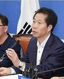 정용건(오른쪽) 공적연금강화국민행동 집행위원장