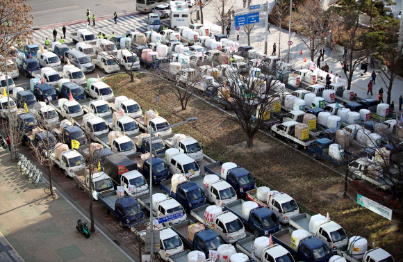 여의도 점령한 농민들의 트럭
