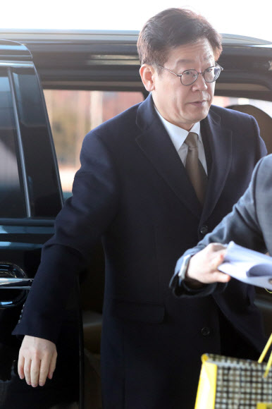 검찰 조사 앞둔 이재명 경기도지사