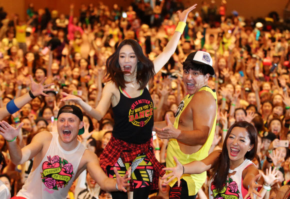 줌바여신 배우 최여진과 창립자 베토 페레즈