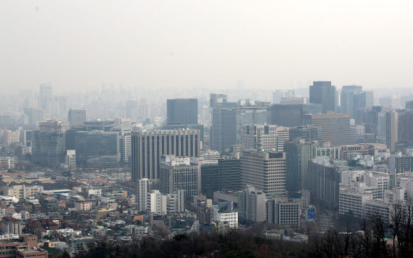 추위 풀리자 찾아온 초미세먼지