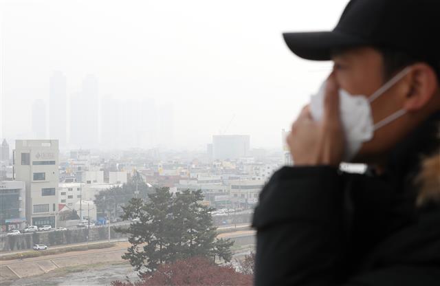 ‘답답하다...초미세먼지’