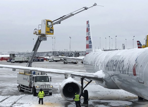 이상기후로 얼어붙은 시카고 공항