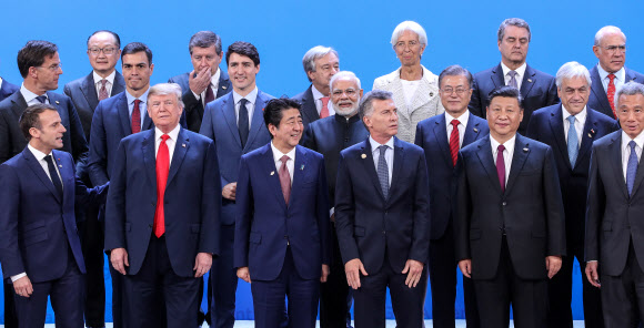 G20 정상들과 함께한 문 대통령