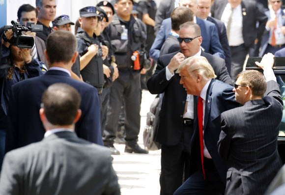 트럼프 대통령, G20 정상회의장 도착