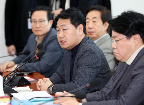 예산안 처리 입장 밝히는 김관영 원내대표