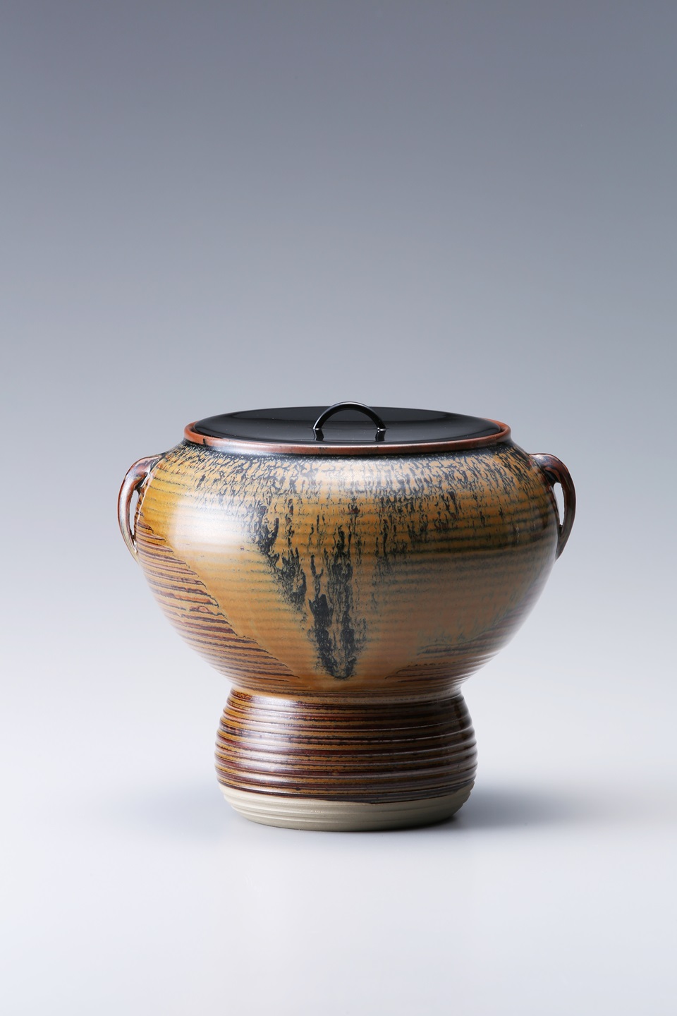 조선 도공 팔산이 일본에 세운 다카토리 가마 15대 계승자 가메이 미라쿠의 작품. 다카토리가마 제공