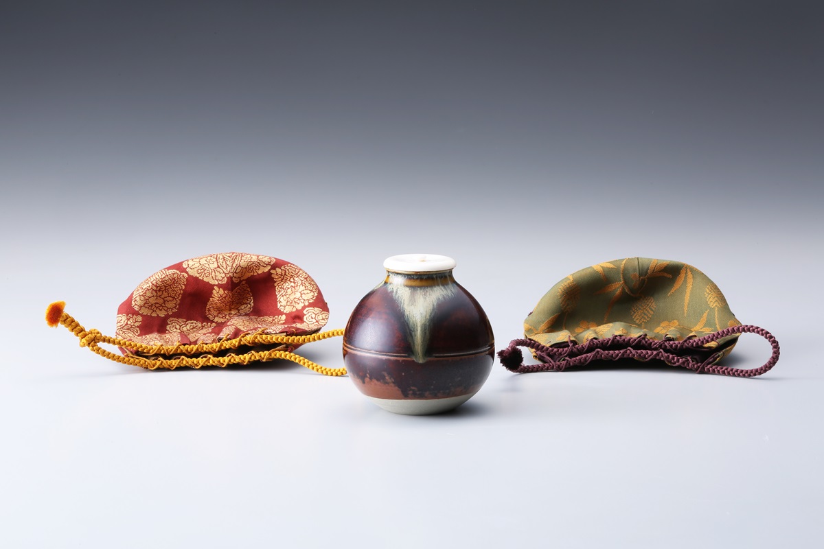 조선 도공 팔산이 일본에 세운 다카토리 가마 15대 계승자 가메이 미라쿠의 작품. 다카토리가마 제공