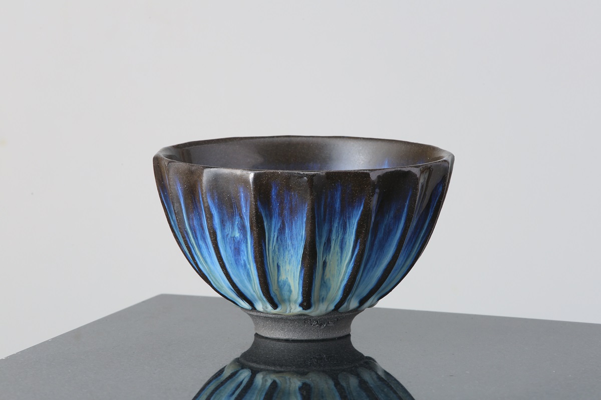 조선 도공이 세운 다카토리 가마 16대 계승 수업을 받는 가메이 히사아키 작품. 다카토리가마 제공