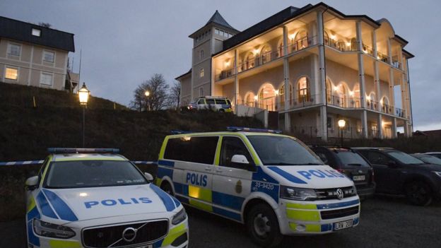   6일 예멘 정부와 후티 반군이 일주일 예정으로 협상을 시작하는 스웨덴 스톡홀름 외곽 림보의 요하네스베르크 성 주변을 4일 경찰이 경계하고 있다. 림보 EPA 연합뉴스 