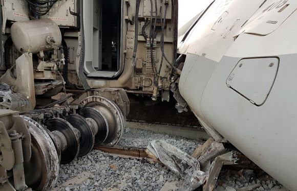 강릉서 서울행 KTX 열차 탈선