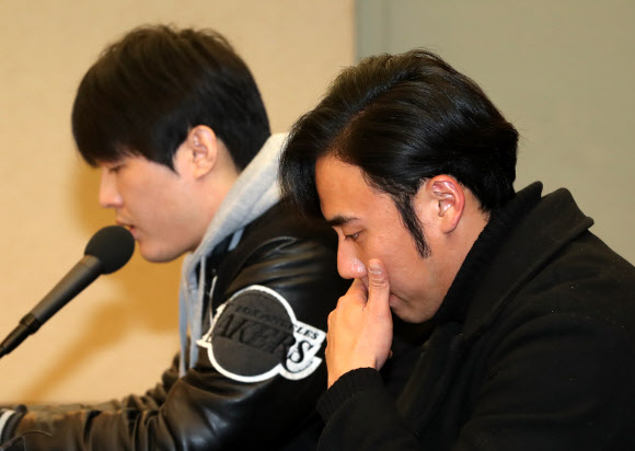 기자회견 하는 이태양·문우람