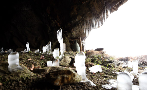 겨울이 만든 풍경 ‘역고드름’