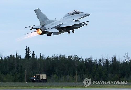 공군 KF-16 전투기 이륙 모습 [연합뉴스 자료사진]