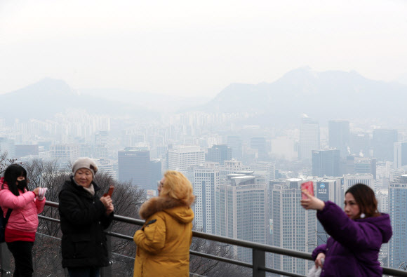 주말 불청객 초미세먼지