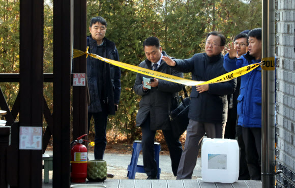 사고현장 보는 김부겸 장관