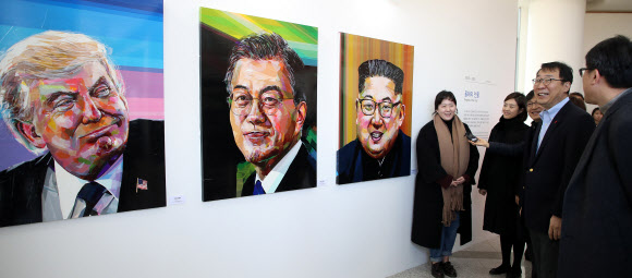 ‘박스테이프’로 그린 올해의 인물 전시