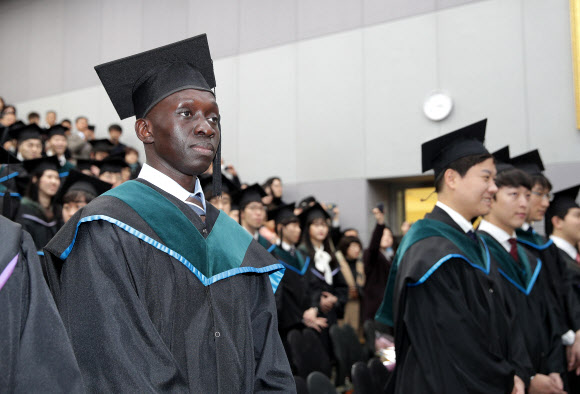 의사 꿈 이룬 아프리카 수단 청년