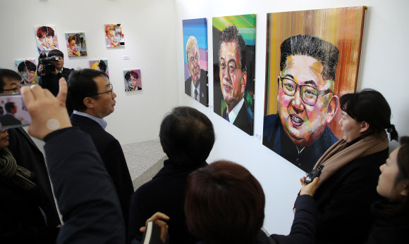 ‘박스테이프’로 그린 남북정상과 트럼프