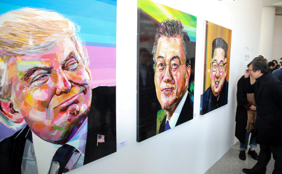 ‘박스테이프’로 제작한 남북 정상과 트럼프