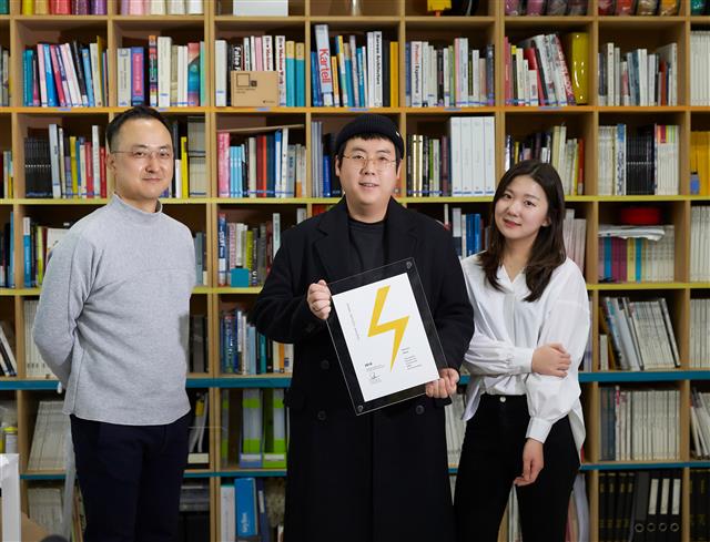 제피어를 개발한 김차중(왼쪽부터) 교수, 조광민 연구원, 최하연 연구원.  UNIST 제공