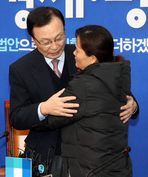 이해찬 대표 만난 고 김용균 군 어머니