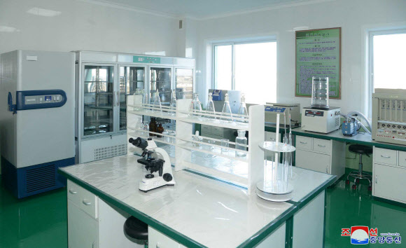 북한 농업연구원 강냉이연구소와 밭작물연구소가 준공했다고 조선중앙통신이 25일 보도했다. 2018.12.25  연합뉴스