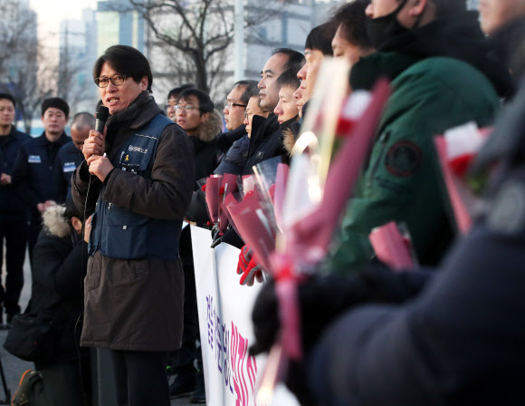 인사말 하는 김득중 지부장