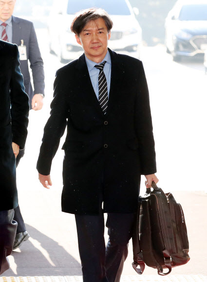 국회 도착하는 조국 민정수석