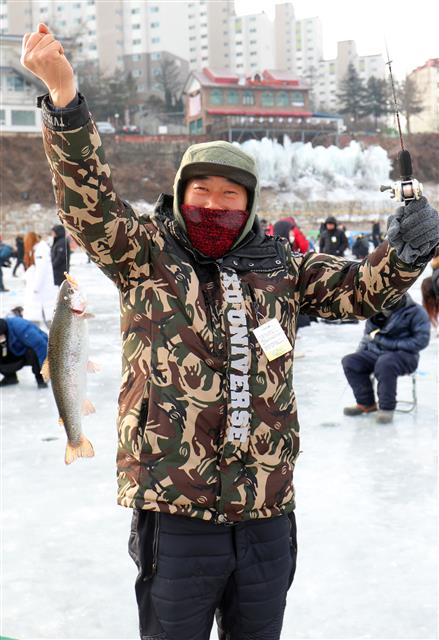 ‘인삼송어 잡았다!’