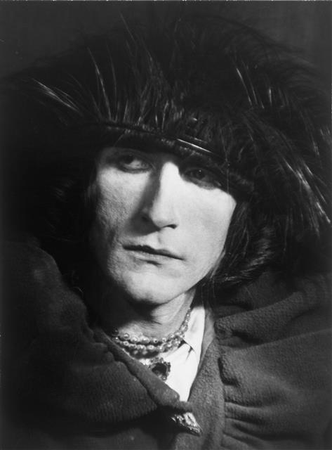 뒤샹의 여성 자아를 표현한 ‘에로즈 셀라비로 분한 뒤샹’(1921). 국립현대미술관 제공