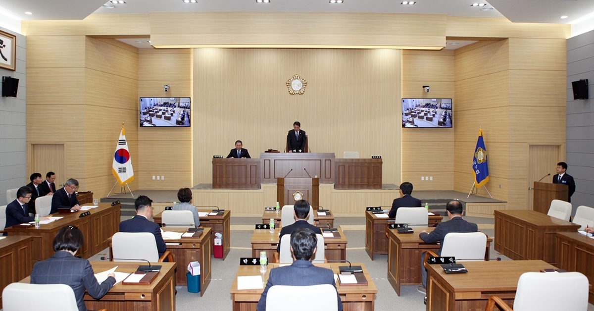 사진은 경북 예천군의회 본회의가 열리는 모습. 예천군의회 홈페이지 화면 캡처