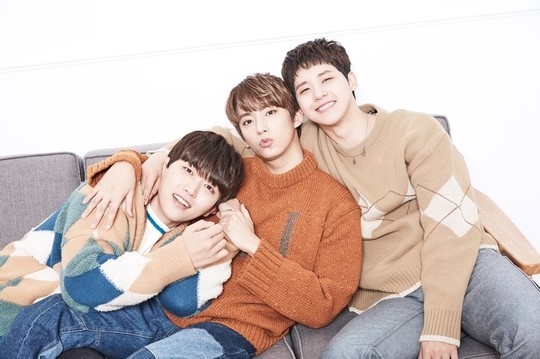 B1A4  