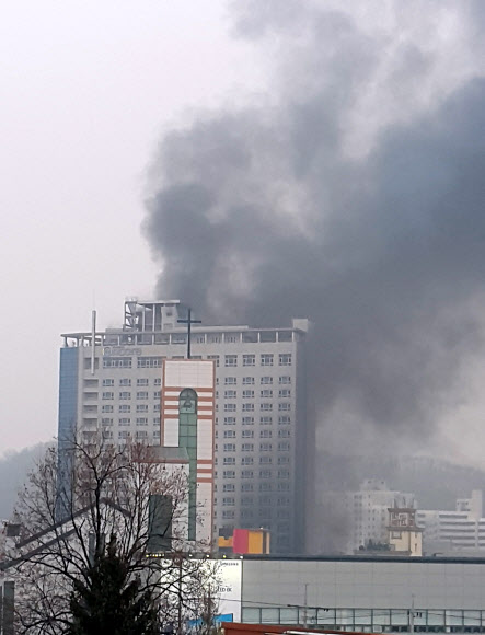 천안 호텔서 큰 불