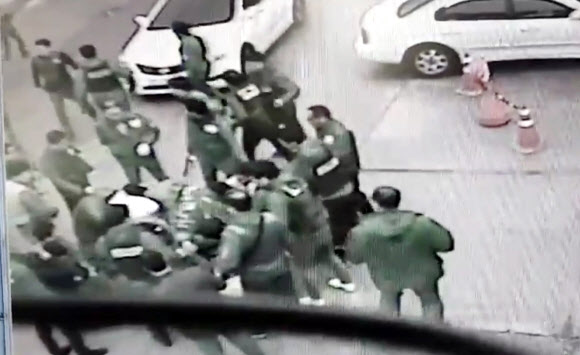 광주 원정 온 조폭 검거하는 경찰