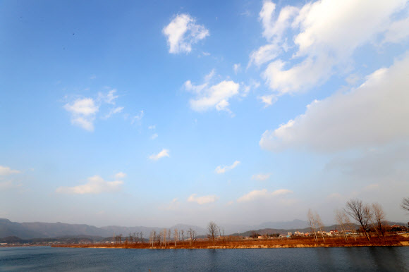 반갑다 파란 하늘