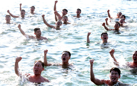 “춥지 않습니다.”