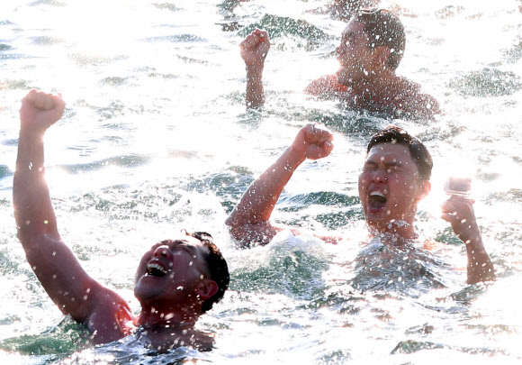 겨울 바다 춥지 않습니다!