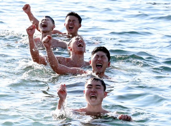 겨울 바다 춥지 않습니다!