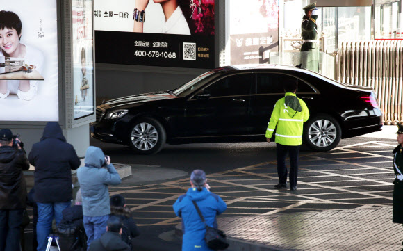 베이징 시내로 빠져나가는 김영철