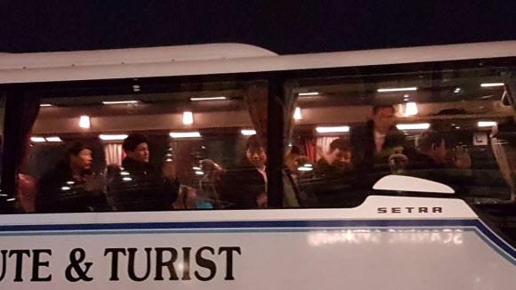 공항으로 출발하는 북측 선수단