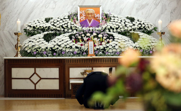 ‘위안부 피해자 상징’ 김복동 할머니 별세