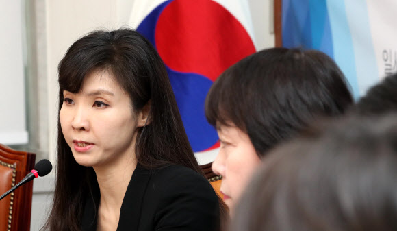 미투 1년 좌담회에서 발언하는 서지현 검사