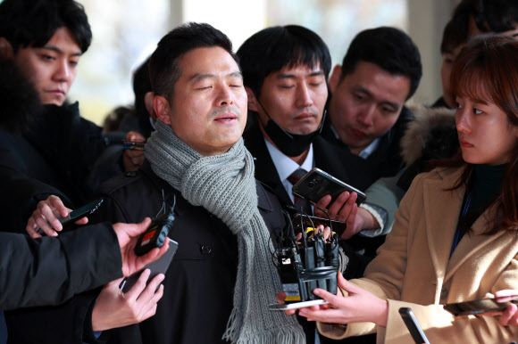 김태우, 고소장을 제출하며