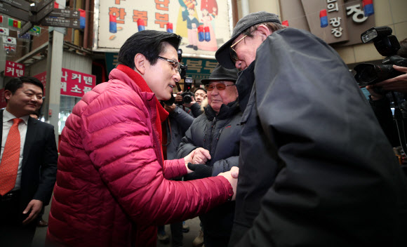 광장시장 방문한 황교안