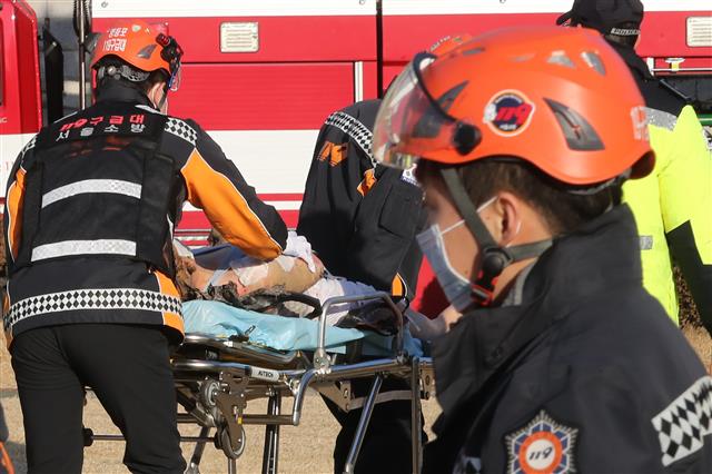 ‘50대 남성, 국회서 분신 시도 추정’