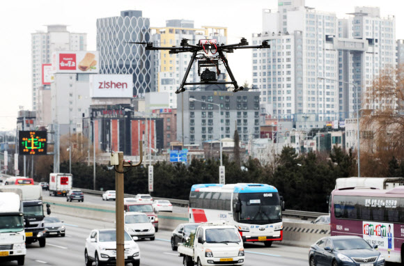 교통법규 위반 드론으로 잡는다